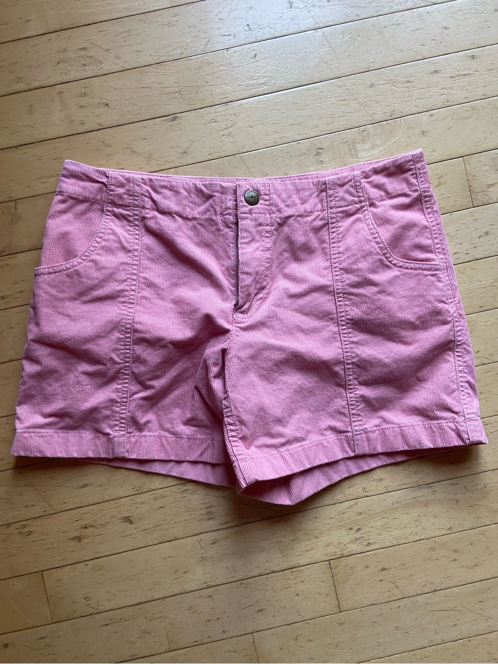 Vineyard Vines Pink Corduroy Shorts Women’s Size 6